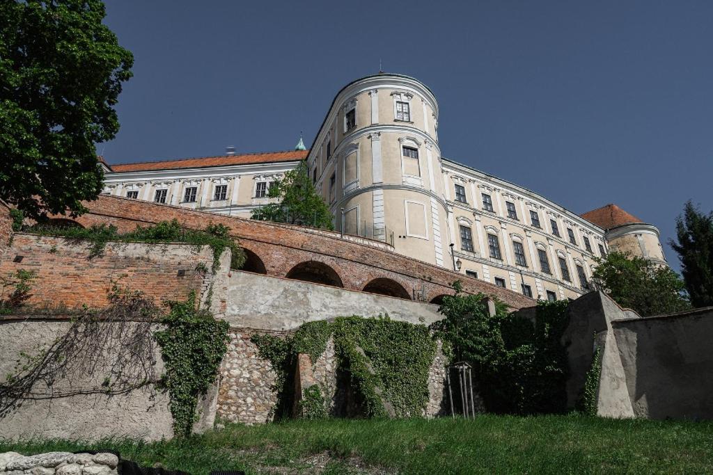 Penzion Kardinal Mikulov Zewnętrze zdjęcie